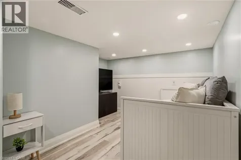 14 Mars Avenue Hamilton ON L8L 3V8