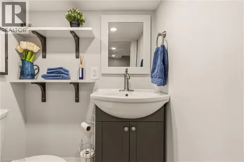 14 Mars Avenue Hamilton ON L8L 3V8