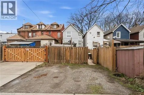 14 Mars Avenue Hamilton ON L8L 3V8