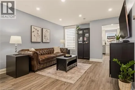 14 Mars Avenue Hamilton ON L8L 3V8