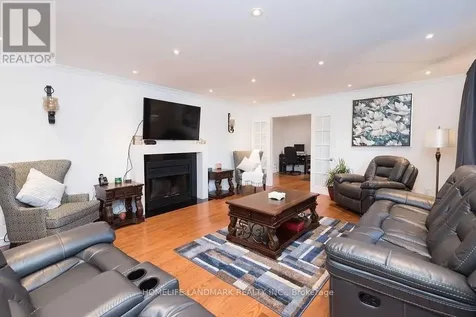 32 Elmvale Boulevard Whitchurch-stouffville ON L4A 2Y3