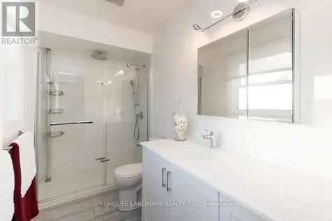 32 Elmvale Boulevard Whitchurch-stouffville ON L4A 2Y3