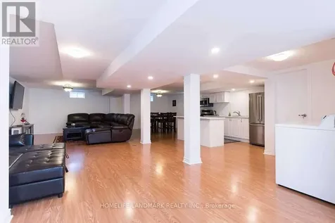 32 Elmvale Boulevard Whitchurch-stouffville ON L4A 2Y3