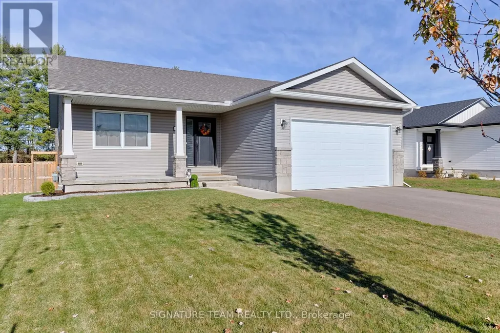 28 Terrance Drive Petawawa ON K8H 0H3