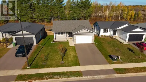 28 Terrance Drive Petawawa ON K8H 0H3