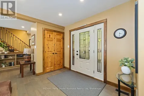 13 Peninsula Shores Road East Mcdougall ON P2A 2W7