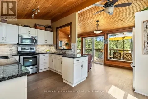 13 Peninsula Shores Road East Mcdougall ON P2A 2W7