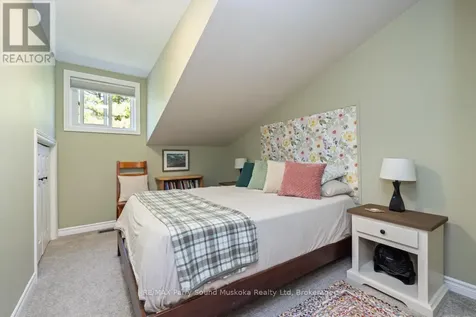 13 Peninsula Shores Road East Mcdougall ON P2A 2W7