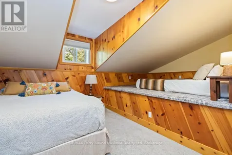 13 Peninsula Shores Road East Mcdougall ON P2A 2W7