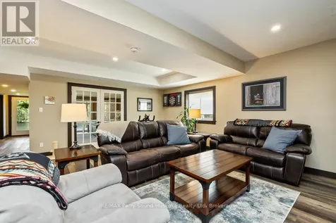 13 Peninsula Shores Road East Mcdougall ON P2A 2W7
