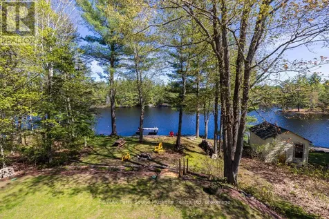 13 Peninsula Shores Road East Mcdougall ON P2A 2W7