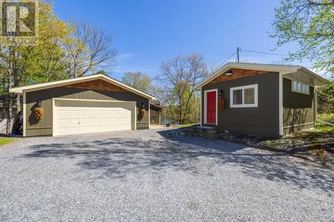 13 Peninsula Shores Road East Mcdougall ON P2A 2W7