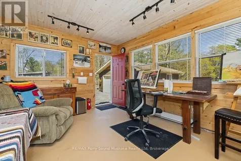 13 Peninsula Shores Road East Mcdougall ON P2A 2W7