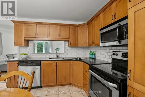 45 Larkspur Drive Ottawa ON K2H 6K8