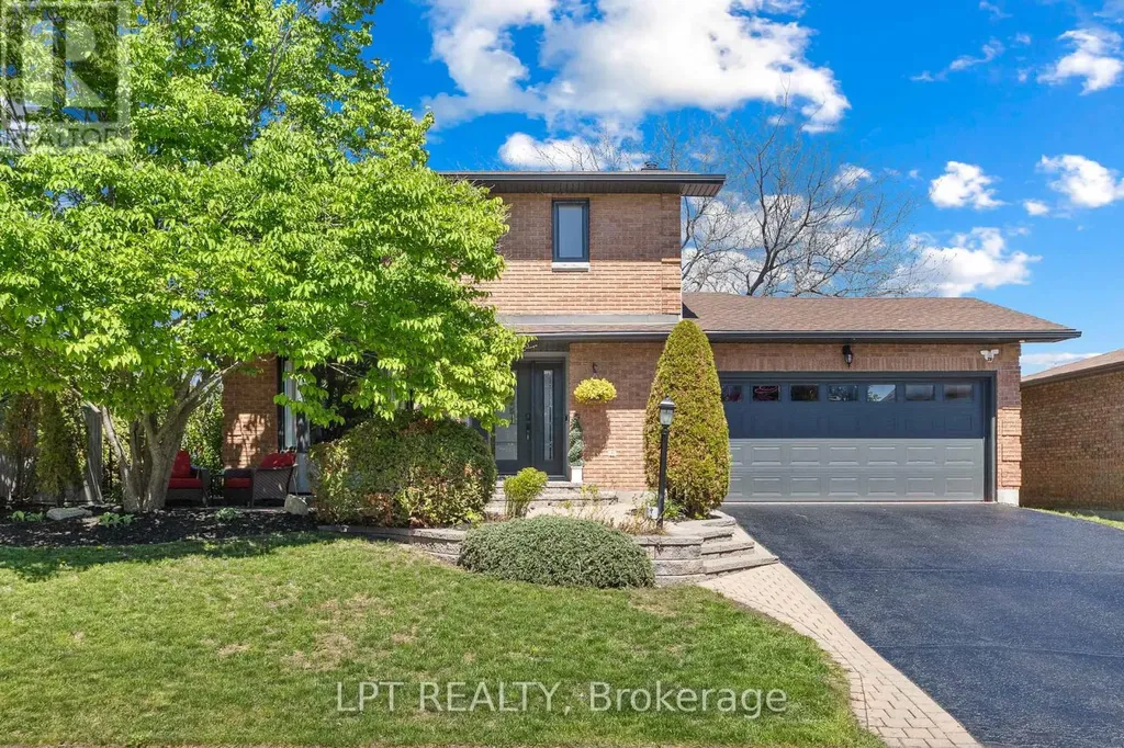 11 Elderwood Trail Ottawa ON K2S 1C9