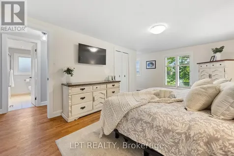 11 Elderwood Trail Ottawa ON K2S 1C9