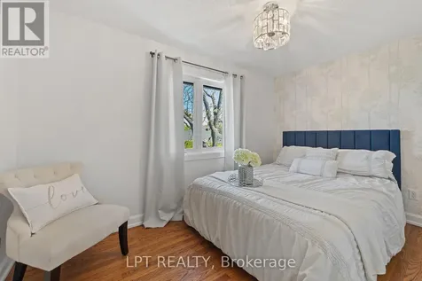 11 Elderwood Trail Ottawa ON K2S 1C9