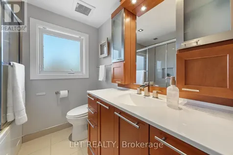 11 Elderwood Trail Ottawa ON K2S 1C9