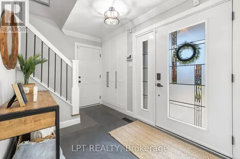 11 Elderwood Trail Ottawa ON K2S 1C9