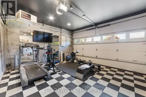 11 Elderwood Trail Ottawa ON K2S 1C9