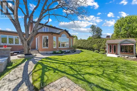 11 Elderwood Trail Ottawa ON K2S 1C9