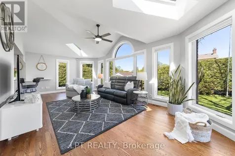 11 Elderwood Trail Ottawa ON K2S 1C9
