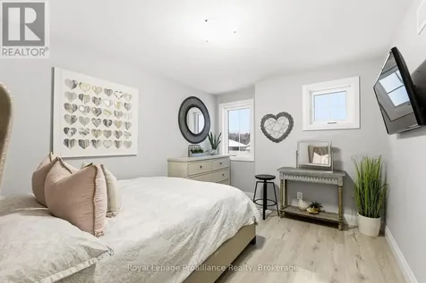 4 Mackenzie John Crescent Brighton ON K0K 1H0
