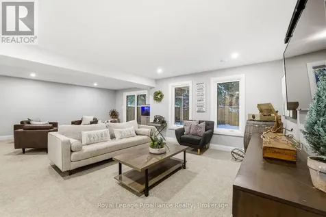 4 Mackenzie John Crescent Brighton ON K0K 1H0