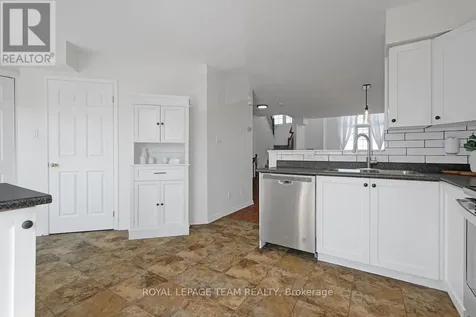 320 Wiffen Private Ottawa ON K2H 1G3