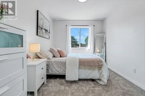 320 Wiffen Private Ottawa ON K2H 1G3