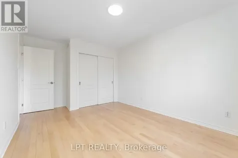 275 Tewsley Drive Ottawa ON K1V 0Y6