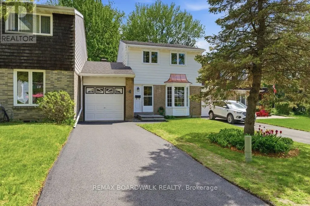 4 Glen Park Drive Ottawa ON K1B 3Z2
