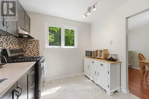 4 Glen Park Drive Ottawa ON K1B 3Z2