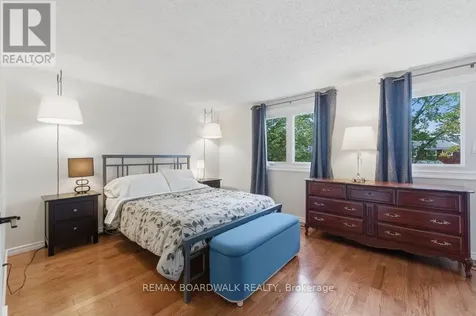 4 Glen Park Drive Ottawa ON K1B 3Z2