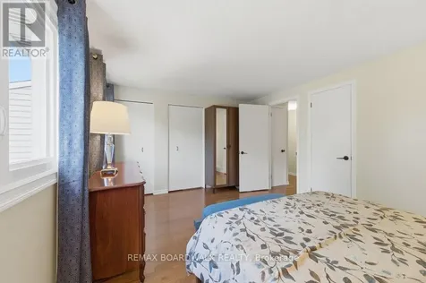 4 Glen Park Drive Ottawa ON K1B 3Z2