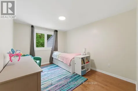 4 Glen Park Drive Ottawa ON K1B 3Z2