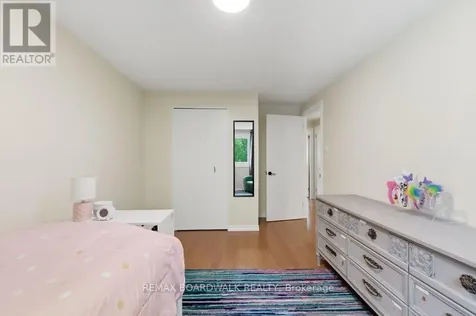 4 Glen Park Drive Ottawa ON K1B 3Z2