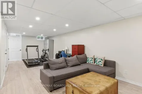 4 Glen Park Drive Ottawa ON K1B 3Z2