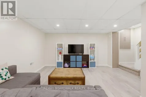 4 Glen Park Drive Ottawa ON K1B 3Z2