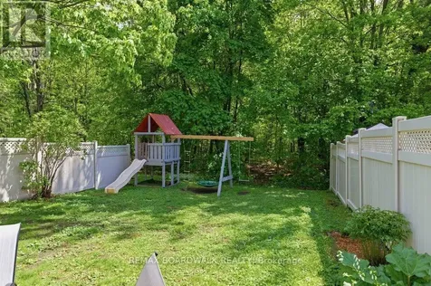 4 Glen Park Drive Ottawa ON K1B 3Z2