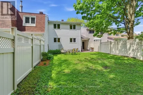 4 Glen Park Drive Ottawa ON K1B 3Z2