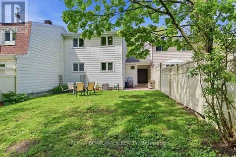 4 Glen Park Drive Ottawa ON K1B 3Z2