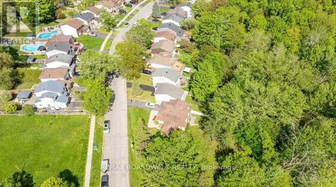 4 Glen Park Drive Ottawa ON K1B 3Z2