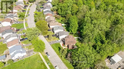 4 Glen Park Drive Ottawa ON K1B 3Z2