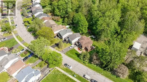 4 Glen Park Drive Ottawa ON K1B 3Z2