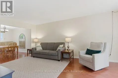 4 Glen Park Drive Ottawa ON K1B 3Z2