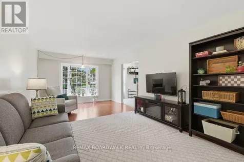 4 Glen Park Drive Ottawa ON K1B 3Z2