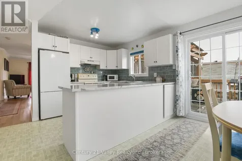 99 Queen Street North Renfrew ON K7V 2A4