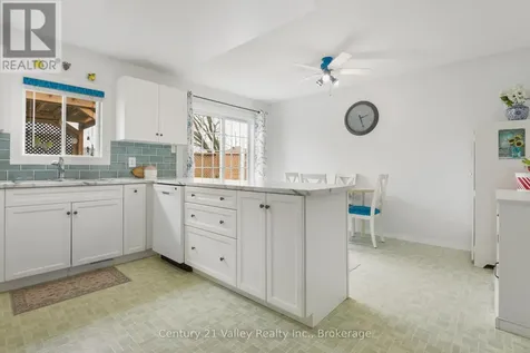 99 Queen Street North Renfrew ON K7V 2A4