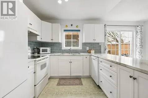 99 Queen Street North Renfrew ON K7V 2A4